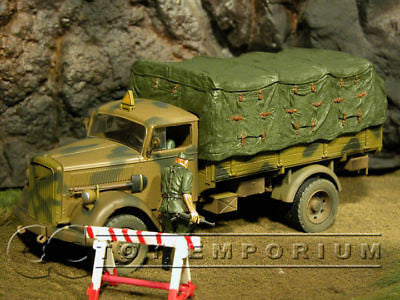 "RETIRED" Forces Of Valor 1:32 Scale WWII German 3 Ton Cargo Truck w/ Removable Top