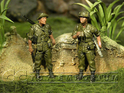 "BRAND NEW" Custom Built - Hand Painted & Weathered 1:35 "Vietnam" US GI Soldier Set (2 Figure Set)