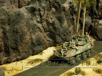"BRAND NEW" Build-a-Rama 1:32 Hand Painted Current Day Or WWII Deluxe Desert Mat w/Road