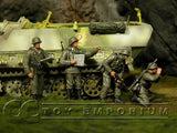 "BRAND NEW" Custom Built & hand Painted 1:35 WWII German Panzergrenadiers Soldier Set (4 Figure Set)