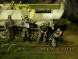 "BRAND NEW" Custom Built & hand Painted 1:35 WWII German Panzergrenadiers Soldier Set (4 Figure Set)
