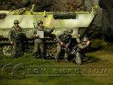 "BRAND NEW" Custom Built & hand Painted 1:35 WWII German Panzergrenadiers Soldier Set (4 Figure Set)