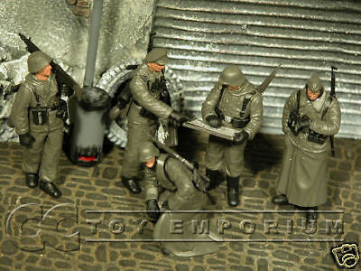 "BRAND NEW" Custom Built & Hand painted 1:35 WWII German Field Briefing Soldier Set (5 Figure Set)