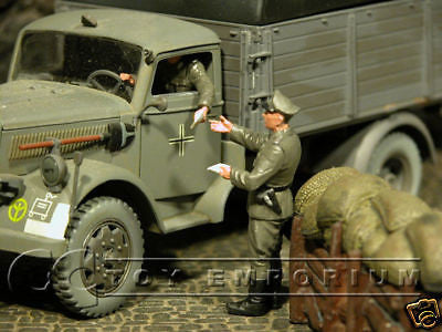 "BRAND NEW" Custom Built & Hand Painted 1:35 WWII German "Checking The Papers" Set (2 Figure Set)