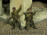 "BRAND NEW" Custom Built - Hand Painted & Weathered 1:35 WWII German "NachtJager, Berlin, 1945" Soldier Set (2 Figure Set)
