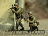 "BRAND NEW" Custom Built - Hand Painted & Weathered 1:35 WWII German "NachtJager, Berlin, 1945" Soldier Set (2 Figure Set)
