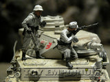 "BRAND NEW" Custom Built - Hand Painted & Weathered 1:35 WWII German Winter Sniper Team Set #2  (2 Figure Set)