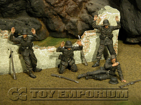 "BRAND NEW" Custom Built - Hand Painted & Weathered 1:35 WWII German SS "Surrender" Soldier Set (4 Figure Set)