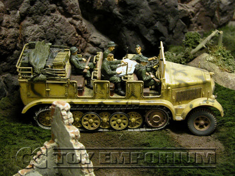 "BRAND NEW" Forces Of Valor 1:32 Scale WWII German Sd. Kfz. 7 Half Track w/ 6 Soldiers