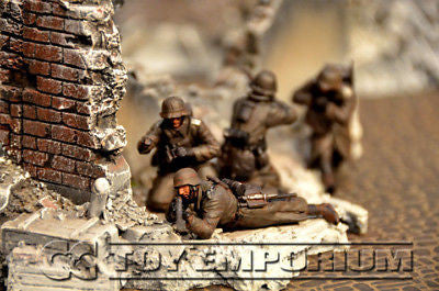 "BRAND NEW" Custom Built - Hand Painted & Weathered 1:35 WWII Deluxe "German Infantry" Soldier Set (4 Figure Set)