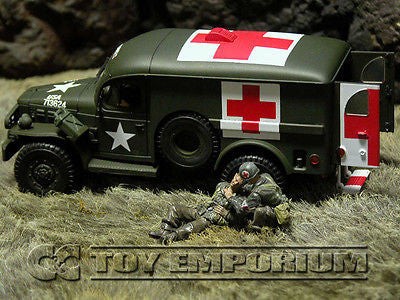 "RETIRED" Forces Of Valor 1:32 WWII US 4 x 4 Ambulance