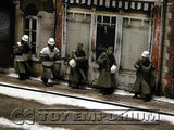 "BRAND NEW" Custom Built - hand Painted & Weathered 1:35  WWII  German "Cold Wind" Soldier Set  (4 Figure Set)