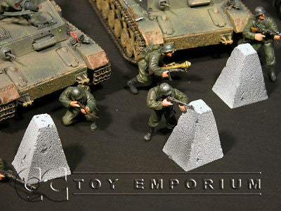 "RETIRED & BRAND NEW" Build-a-Rama 1:32 Hand Painted  WWII  Dragons Teeth Set (3 Piece Set)