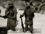 "BRAND NEW" Custom Built - Hand Painted & Weathered 1:35 WWII German "Winter" Combatants Soldier Set  (4 Figure Set)