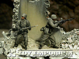 "BRAND NEW" Custom Built - Hand Painted & Weathered 1:35 WWII German "Winter" Fallschirmjager Set (4 Figure Set)