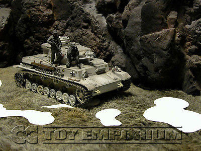 "RETIRED & BRAND NEW"  Build-a-Rama 1:32 Hand Painted WWII Deluxe Snow Patches Set (5 Piece Set)