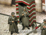 "BRAND NEW" Custom Built - Hand Painted & Weathered 1:35 WWII German Check Point Soldier Set w/ Gate & Guard Post (6 Figure Set)