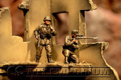 "BRAND NEW" Custom Built - Hand Painted & Weathered 1:35 WWII German Sniper Team Soldier Set (2 Figure Set)