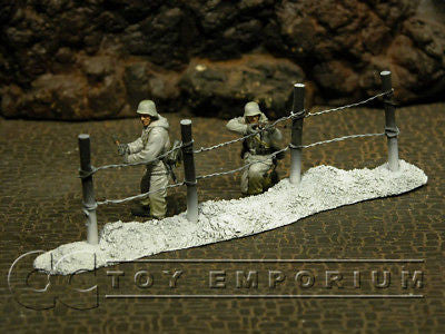 "RETIRED & BRAND NEW" Build-a-Rama 1:32 Hand Painted WWII "Winter" Deluxe Wire Fence Winter
