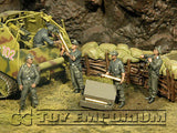 "BRAND NEW" Custom Built - Hand Painted & Weathered 1:35 WWII German "SPG Gun Crew" Set (5 Figure Set)