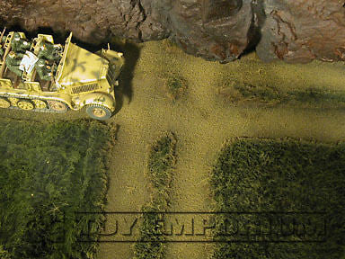 "BRAND NEW" Build-a-Rama 1:32 WWII Deluxe Grass Road With "T" Mat (12" x 12")