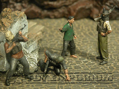 "BRAND NEW" Custom Built - Hand Painted & Weathered 1:35 Iraq Insurgents Getting Info. Set (4 Figure Set)