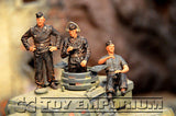 "BRAND NEW" Custom Built - Hand Painted & Weathered 1:35 WWII German "SS Panzer Crew - Smolensk" Set  (3 Figure Set)