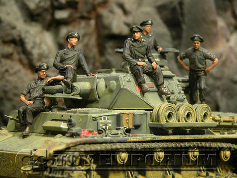 "BRAND NEW" Custom Built - Hand Painted & Weathered 1:35 WWII German "Tank Crew, France , 1940" Soldier Set (5 Figure Set)