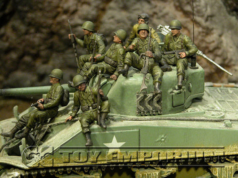 "BRAND NEW" Custom Built - Hand Painted & Weathered 1:35 WWII US "101st Paratrooper, France, 1944" Soldier Set (7 Figure Set)