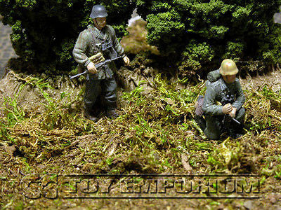 "RETIRED & BRAND NEW" Build-a-Rama 1:32 Hand Painted WWII "Woodland" Ground Cover Set