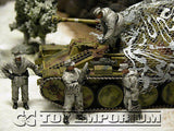 "BRAND NEW" Custom Built - Hand Painted & Weathered 1:35 WWII German "Self Propelled Gun Crew - Winter" (4 Figure Set)