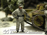 "BRAND NEW" Custom Built - Hand Painted & Weathered 1:35 WWII German "Self Propelled Gun Crew - Winter" (4 Figure Set)