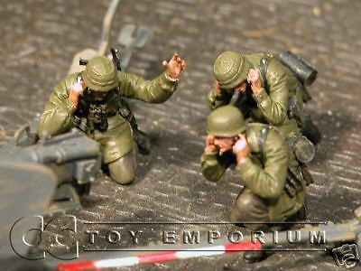 "BRAND NEW" Custom Built & Hand Painted 1:35 WWII German Pak 40 Gun Crew Set (3 Figure Set)