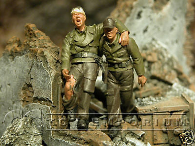 "BRAND NEW" Custom Built & Hand Painted 1:35 WWII German "Wounded Comrad" Set (2 Figure Set)