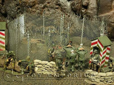 "RETIRED & BRAND NEW" Build-a-Rama 1:32 Hand Painted  Perimeter Fence Set
