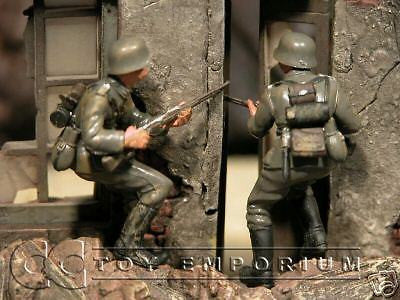 "BRAND NEW" Custom Built & Hand Painted 1:35 WWII German Assault Infantry Soldier Set (2 Figure Set)
