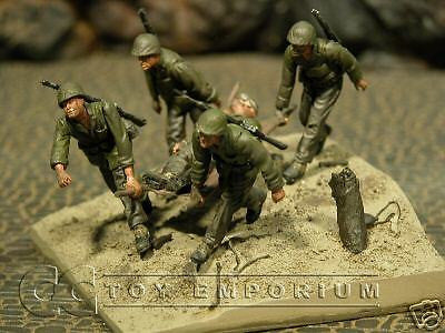 "BRAND NEW" Custom Built & Hand Painted 1:35 WWII US Stretcher Team Diorama Set (5 Figure Set)